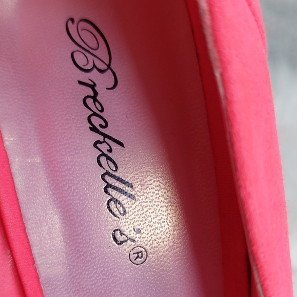 Unique Woman Heels - Picture 4 of 7